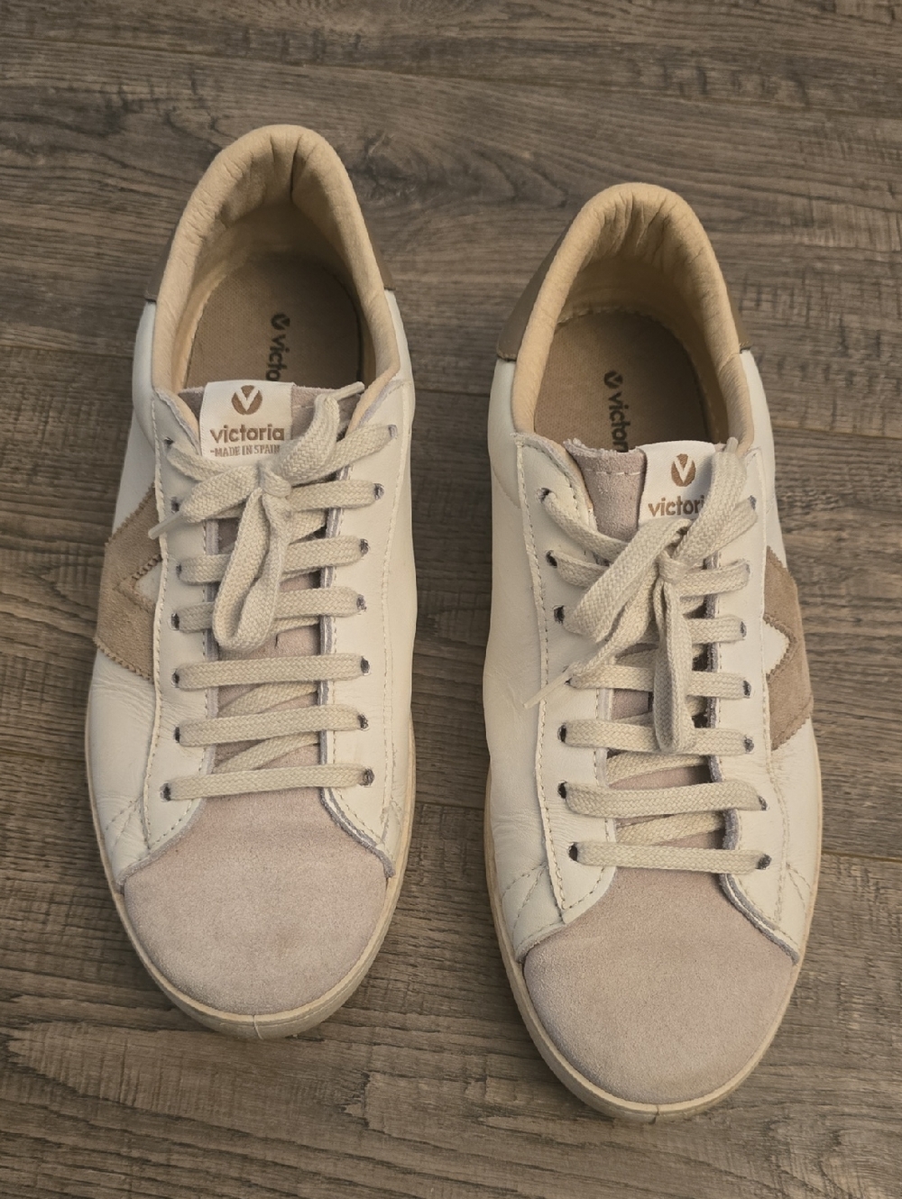 Women's White and Tan Leather Sneaker